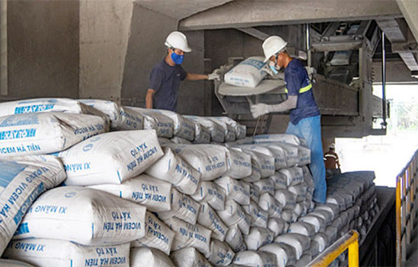 Xi măng là một trong số các loại vật liệu xây dựng mà mới đây Bộ Xây dựng yêu cầu các doanh nghiệp triển khai thực hiện kê khai giá.