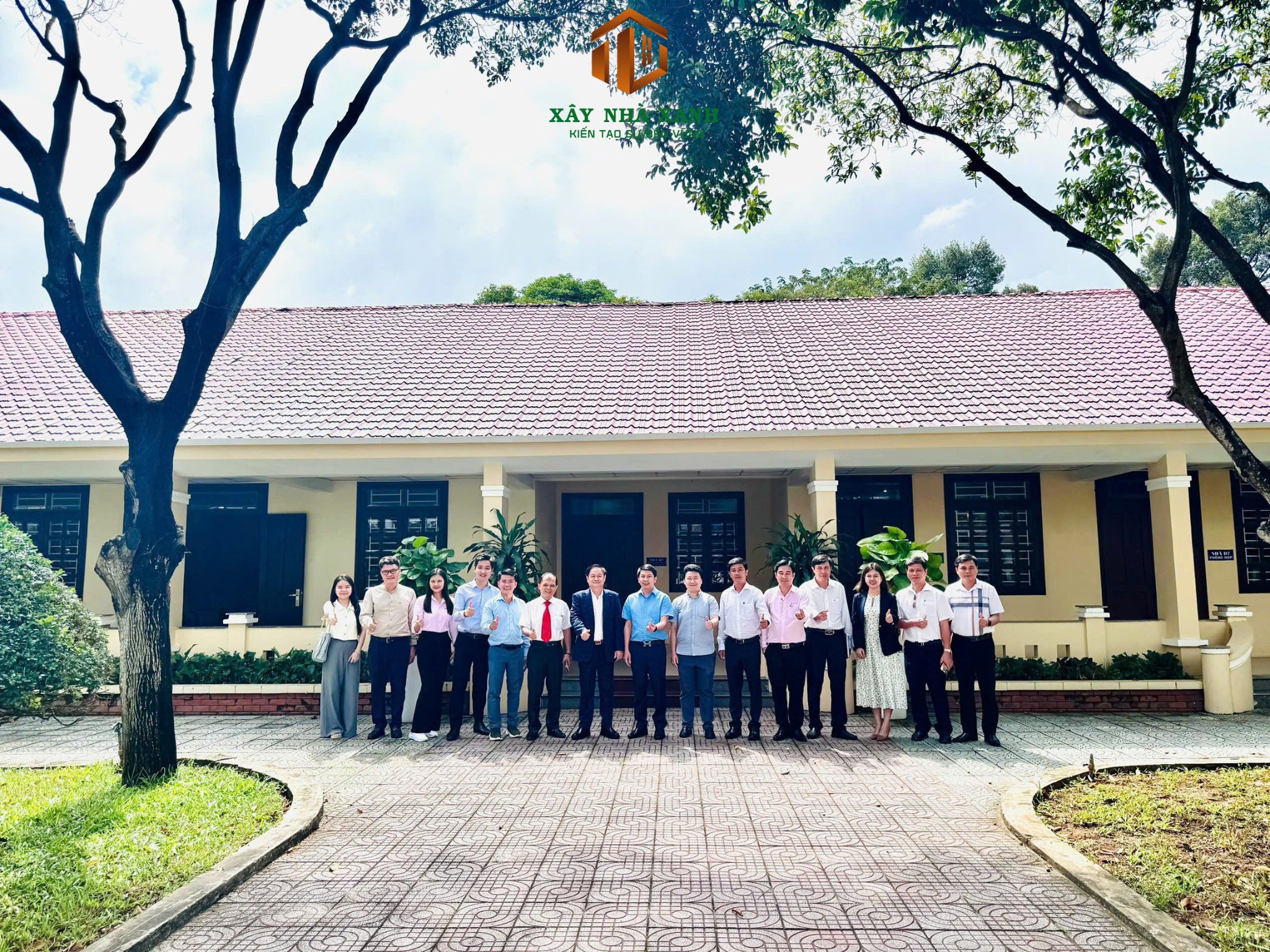 xây nhà xanh cùng ban giám hiệu trường đại học giao thông vận tải 3