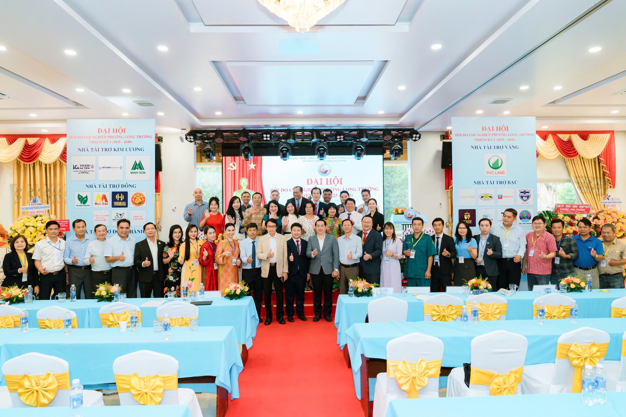 bối cảnh sự kiện đại hội doanh nghiệp phường Long Trường